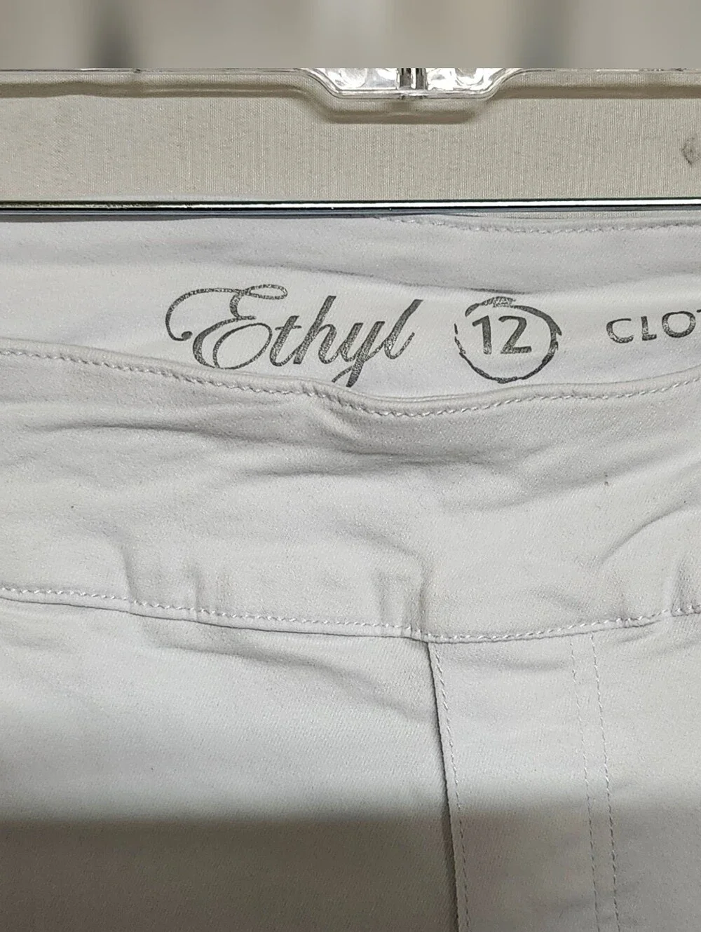Eshly White Cropped Stud-Hem Ankle Pants - Women's - Picture 2 of 6